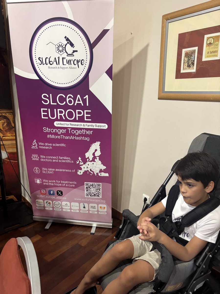 <a href="/SLC6A1Europe/">SLC6A1 Europe</a> <a href="/SLC6A1_SPAIN/">Siempre Luchando Contigo</a> <a href="/SLC6A1_Connect/">SLC6A1 Connect</a> <a href="/IsabelHungary/">Todo por Isabel. SLC6A1 🌍</a> <a href="/rarediseaseday/">Rare Disease Day</a> <a href="/RDAdvocates/">Rare Disease Advocates</a> <a href="/eurordis/">EURORDIS-Rare Diseases Europe</a> <a href="/Fpocofrecuente/">Fundación Poco Frecuente Rare Diseases</a> Soy mamá de Hugo, un niño con #SLC6A1.

Su vida está llena de retos invisibles, pero también de una fuerza que me enseña cada día lo que es el amor de verdad.

Nos dicen que es raro.
Para mí, raro sería no luchar por él.

#RareDiseaseDay #EnfermedadesRaras