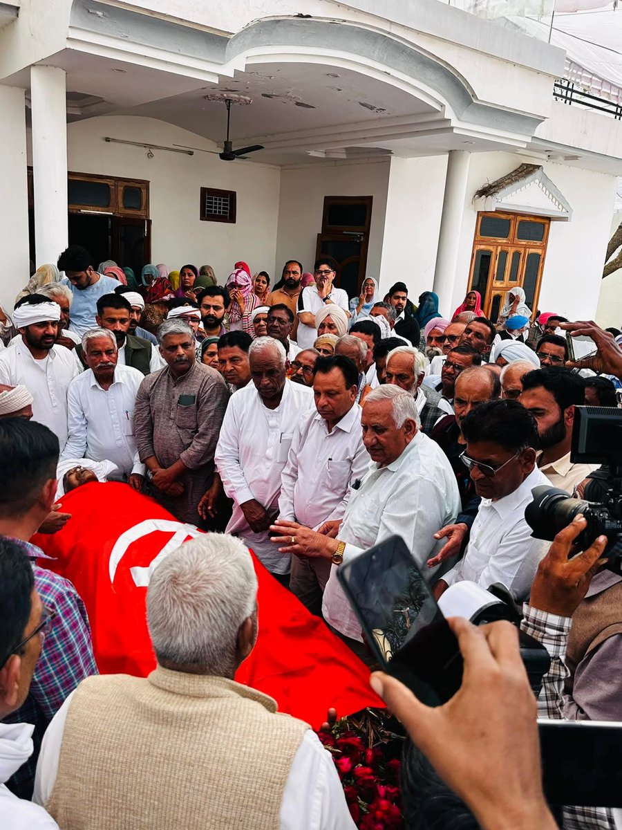 पूर्व विधायक हेतराम बेनीवाल का निधन, विनम्र श्रद्धांजलि 
जन आंदोलनों के पुरोधा हेतराम बेनीवाल का उनके गाँव 8 LNP में अंतिम संस्कार किया गया