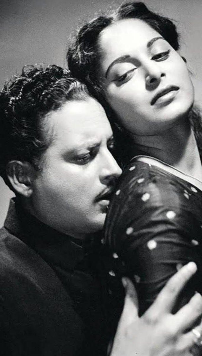 Waheeda Rehman and Guru Dutt were deeply in love... 

Everyone thought they would get married... But Waheeda Rehman, a staunch Konkani-Malabari Mu$lim, put a condition before Guru Dutt... She said, "I will not convert to Hinduism. 

If you truly love me, you will have to convert