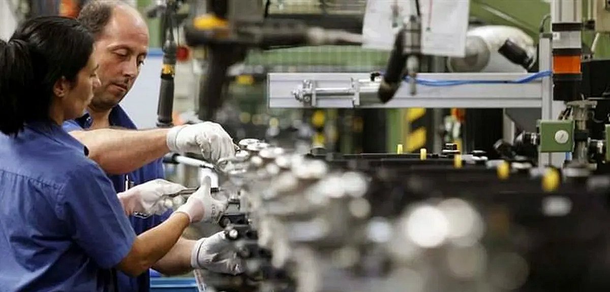 Industria. En un nuevo balance, <a href="/fisfeindustria/">Federación Industrial de Santa Fe</a> advirtió que entre diciembre de 2023 y octubre de 2025, se perdieron 292 industrias y más de 7.700 puestos de trabajo industriales en la provincia de Santa Fe, lo que representa una baja del 4,9% y 5,6%, respectivamente.