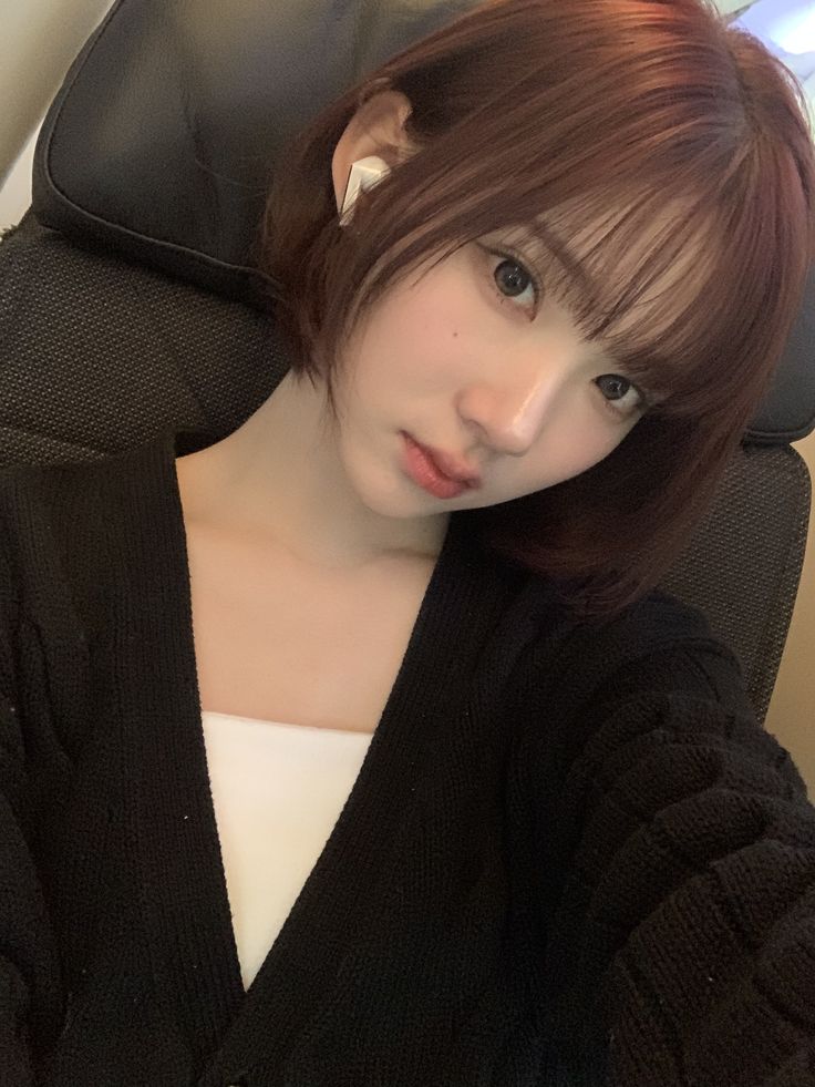 Kumpulan au spesial episode 

Kakak Tiri

Jiwoo hearts2hearts x Aespa (siblings au)