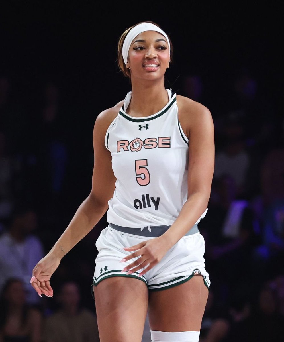 I talk hoops 🏀 tweet media