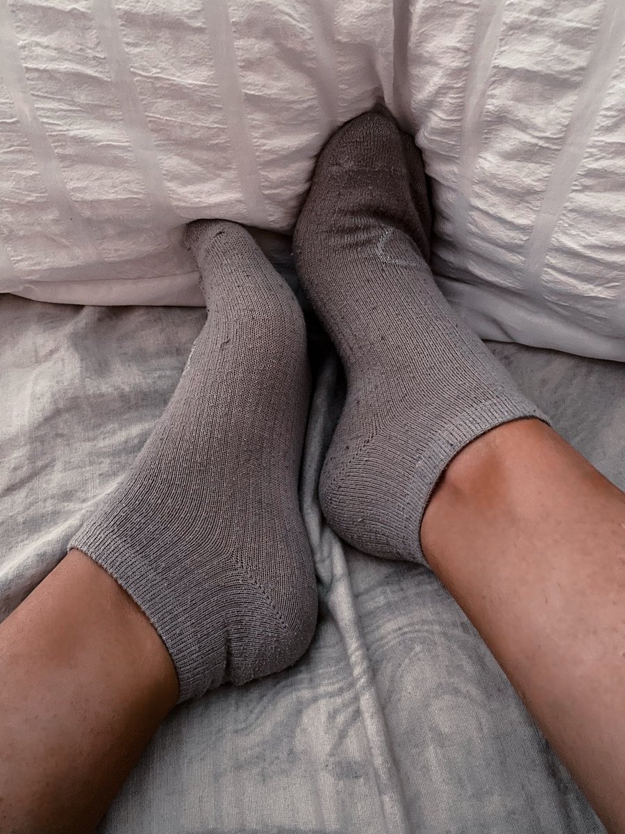 PriveSoles's tweet photo. lazy day with my feet in socks🩵
#feetpics https://t.co/sePMZYXDf2