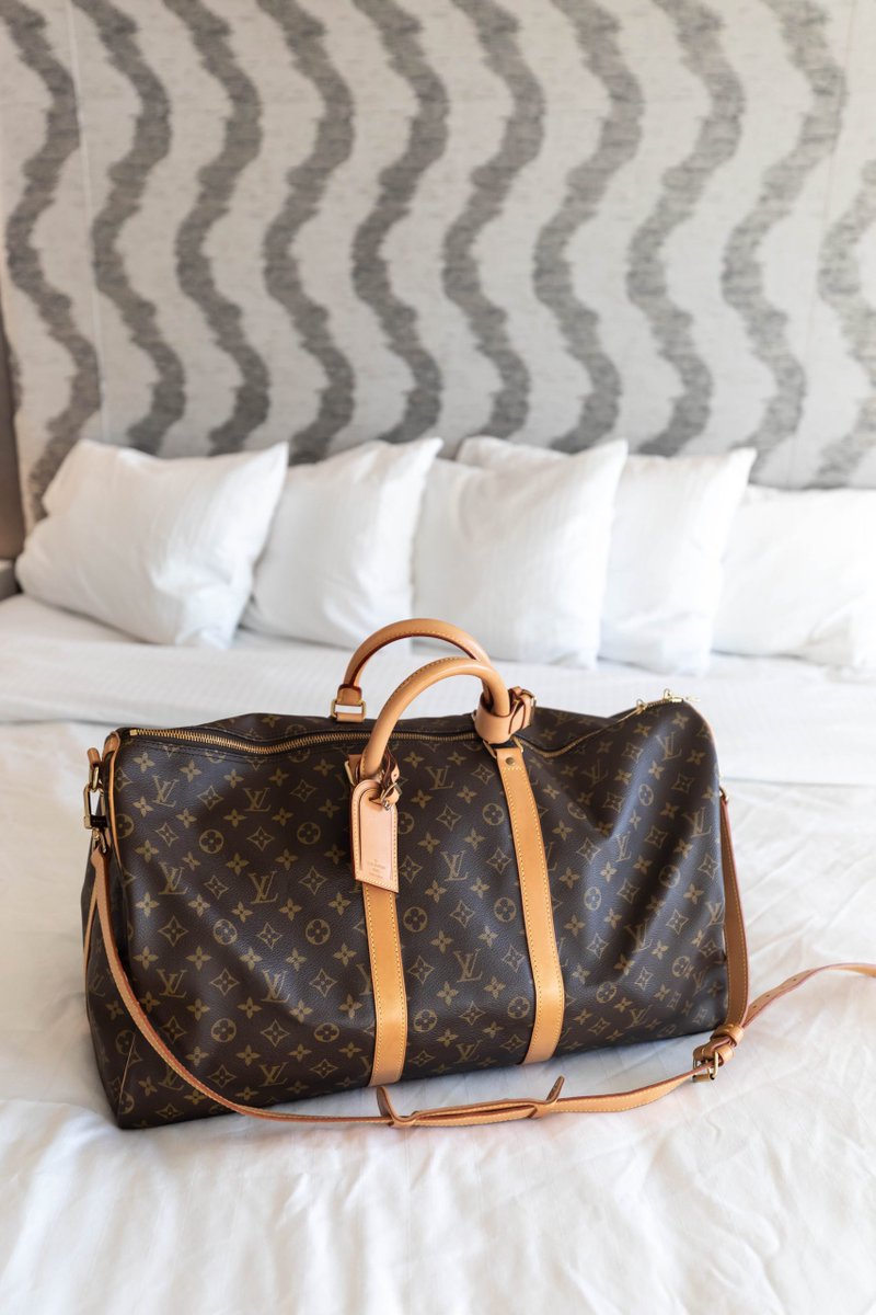 everygoodting's tweet image. 💗พร้อมส่ง มือสอง💗

Louis Vuitton Keepall Bandoulière 55 สภาพนางฟ้ามาก มีแท็กหนัง อะไหล่ยังสวย ใช้ carry on สวยหรูดูแกลมมาก

25,000.- ส่งฟรี (shop 100k+)

แท้ 100% พร้อมใบเสร็จช็อปญี่ปุ่น ✅

#ส่งต่อกระเป๋าแบรนด์เนม #ส่งต่อlouisvuitton #keepall