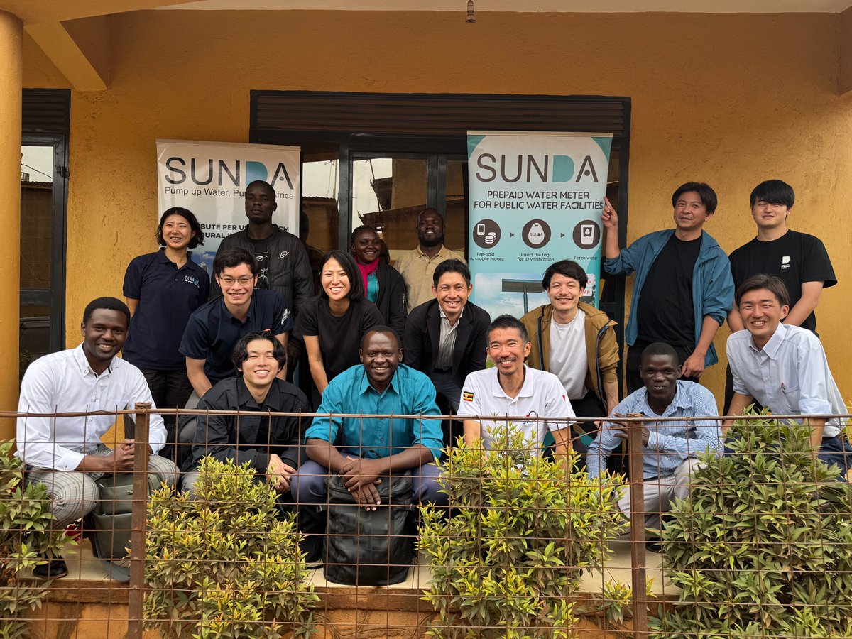 SundaJapan's tweet photo. JICAビジネススタディツアーで、日本企業の皆さまがSundaオフィスを訪問。
急速に拡大する都市の中で、行政サービスが届かない水アクセスのラストワンマイルの現状や、現地で事業を進めるリアルな現場をご覧いただきました。素敵なフィードバックもいただき、私たちも大変励みになりました！ https://t.co/j1xUvexjKo