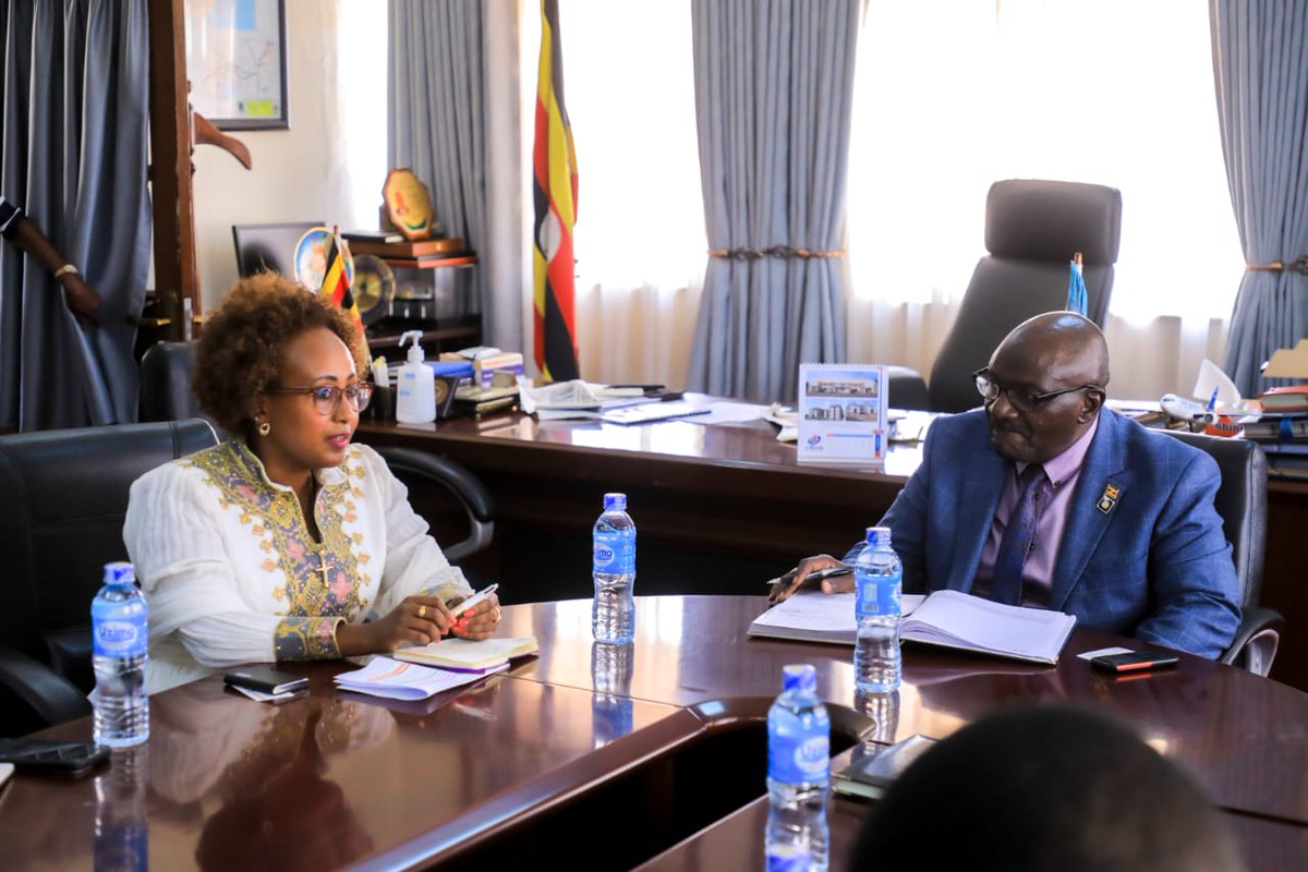 MoWT_Uganda's tweet photo. ✈️🤝Her Excellency, the Ethiopian Ambassador, Etsegenet Bezabih Yimenu, accompanied by the Ethiopian Airlines team, held a meeting this afternoon with @GenWamala, the Minister of Works & Transport.

The discussions centred on strengthening aviation ties between Ethiopian and Ugandan airlines, enhancing trade and tourism, and exploring collaboration on regional transport projects.