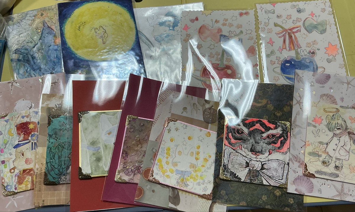 こちらの　＃フレームレス展 Vol.1 に参加させて頂きます🖌️
過去作加筆しながらラッピングに新作カキカキしていますので少しばかり低浮上となります🙇(何枚までOKなのでしょう…？

今日も一日お疲れ様です🍵そしていつもエールなどありがとうございますヽ(*＾＾*)ﾉ✨
おやすみなさい良い夢を😴