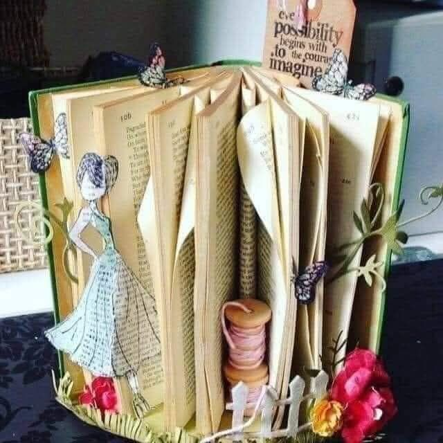 BUNLARI BİLİYOR MUYDUNUZ ?

CAHİT SITKI
Küçükken yaramazlık yaptığı için babası tarafından pencereden aşağı sarkıtılmıştır.
O günden sonra ölümden korkmuş ve eserlerinde hep “ölüm” temasını işlemiştir.

NAZIM HİKMET
Nazım Hikmet’in en değişik özelliği devamlı beyaz pantolon