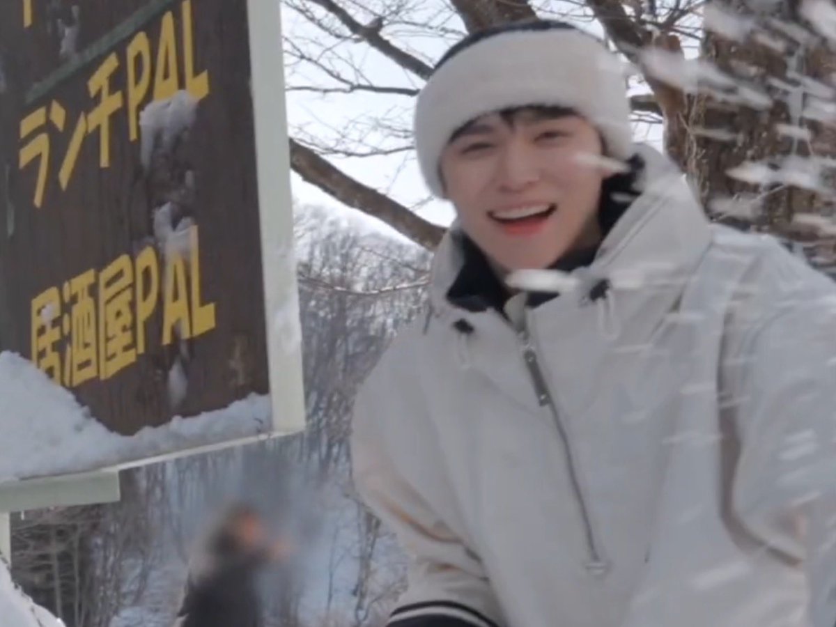 𝙟𝙚𝙩 (@_rlo_seok) on Twitter photo 