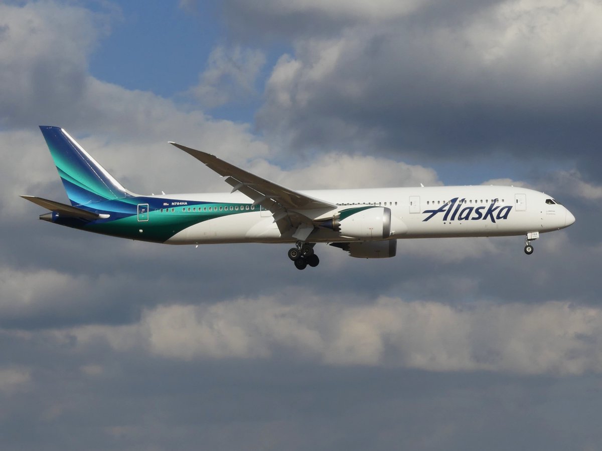 ten_koji1103's tweet image. 2026/2/22成田国際空港外周にて　16L下り
ASのドリームライナー
ASの機材は初撮影になります

アラスカ航空　B787-9
Alaska Airlines
＃AlaskaAirlines
＃B787