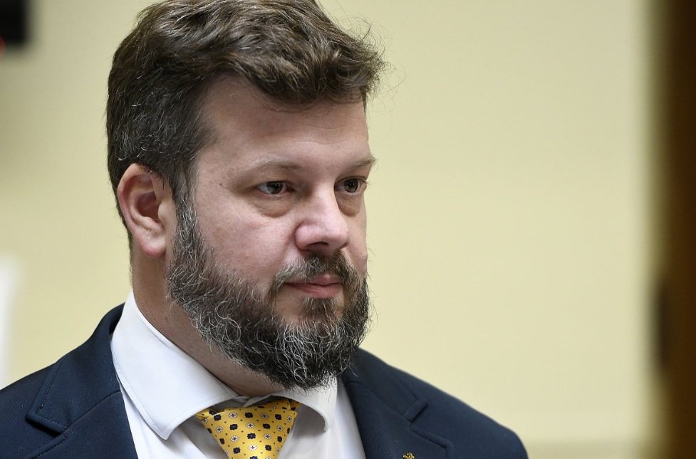 Crisis en el Partido Nacional Libertario: Militantes abandonan a Kaiser por totalitario y querer ser oposición a Kast gamba.cl/2026/02/crisis…