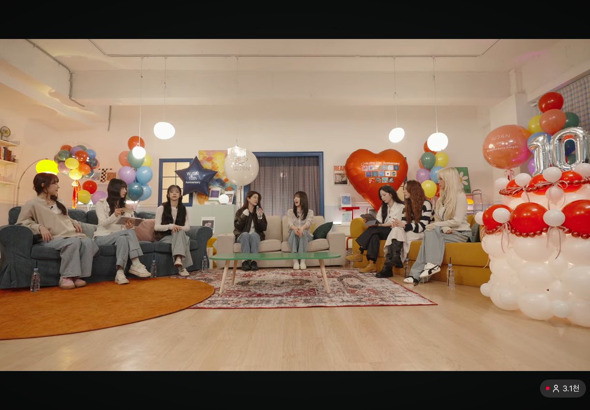 bbini225's tweet photo. 우리 자주 보자 #우주소녀 #Bloomhour #WJSN_10th_ANNIVERSARY #우소야_우정해_하뚜 https://t.co/ZPt998zwEa