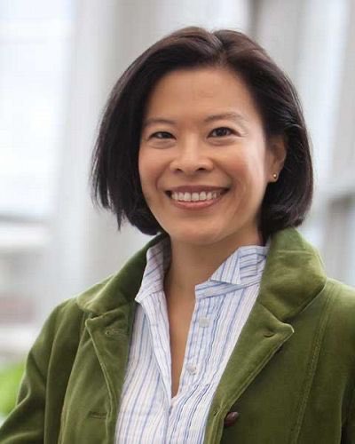 Salah satu buku paling depressing, ditulis oleh Lisa Yun, tentang kuli China yang dijadikan pekerja kontrak tapi separah/lebih parah daripada budak.

Banyak berisi surat-surat asli dari pekerja ini yang mendeskripsikan diri mereka "lebih rendah dari binatang".

Hela nafas terus.