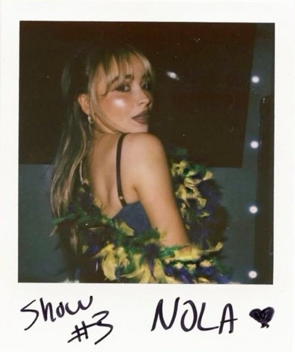 missdumbnpoetic's tweet photo. i love the polaroids from the eics tour so much https://t.co/eT6crWz2vj