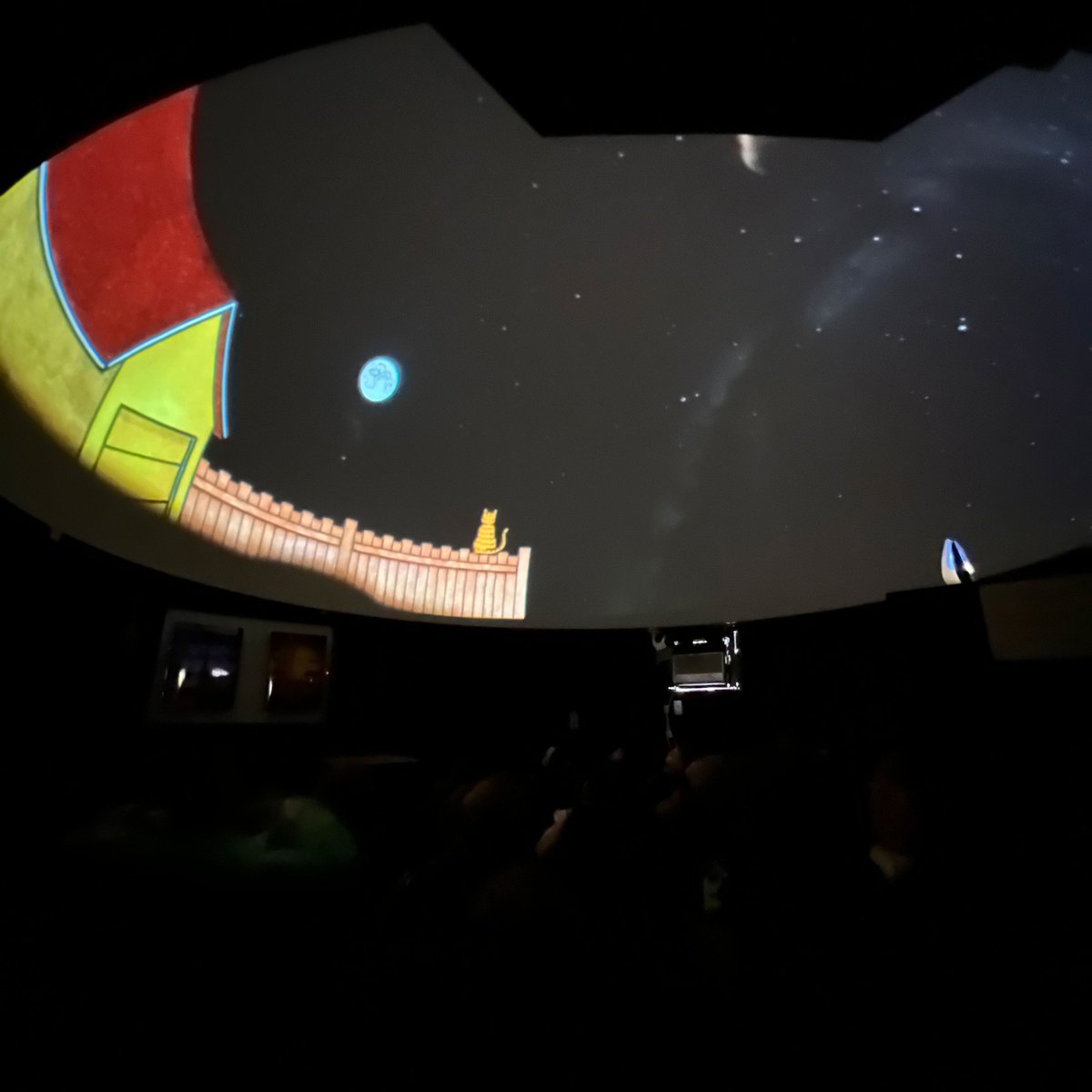 LUFSD_Libraries's tweet image. Daniel Street 3rd Graders from Ms. Dowling's class traveled to Space with Larry the Cat and Mrs. Casale in the Middle School Planetarium, and then spent time making and crafting in the Middle School Library's Maker Space! @LindenhurstUFSD  #LUFSD