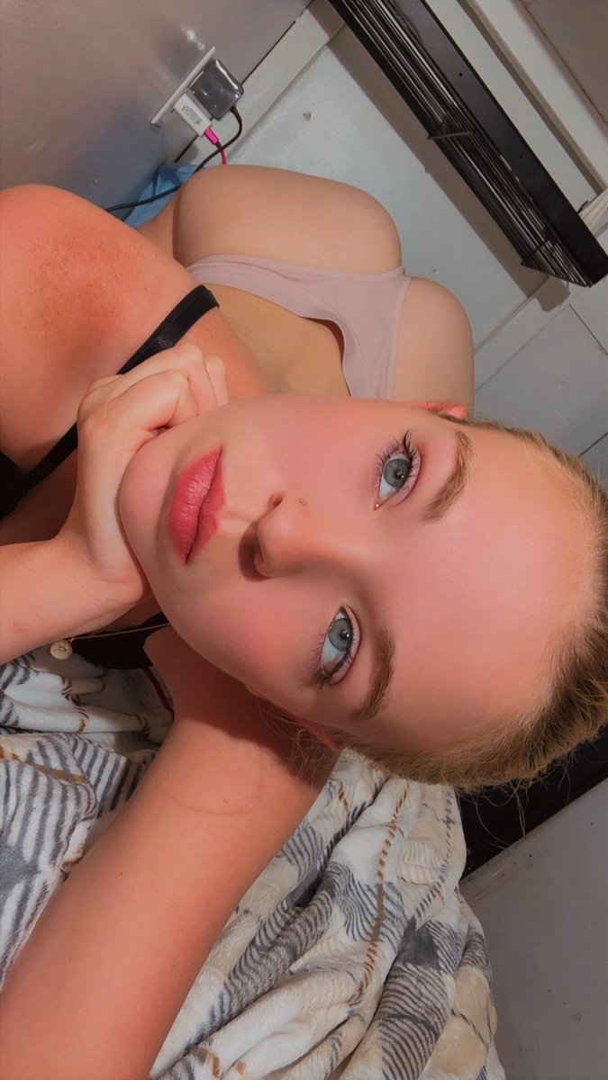 your girl❤️😘 tweet media