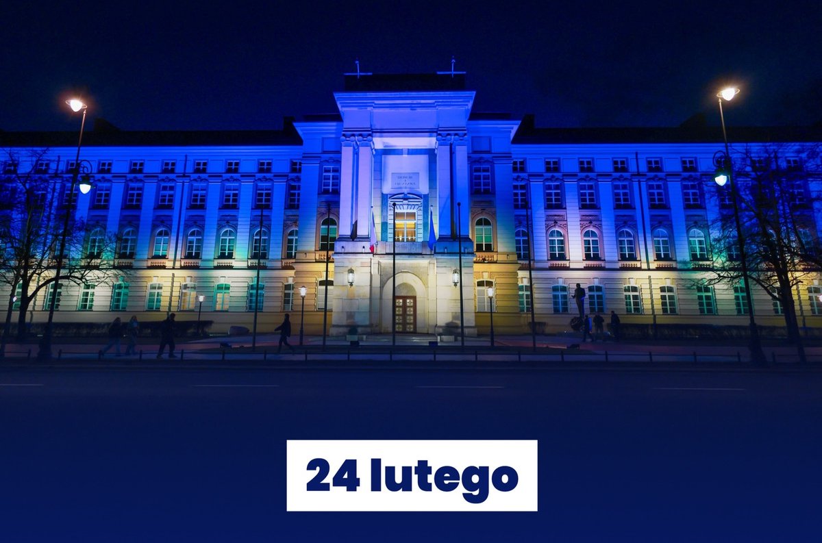 24.02.2026 r. - fasada siedziby premiera w Warszawie:

Polska - jedyny kraj na świecie, gdzie na fasadach budynków wyświetlane są barwy narodu, który mordował Polaków w 1917 r., w 1918 r. na Galicji Wschodniej, w 1944 r. podczas tłumienia PW oraz w latach 39-47 na Kresach.