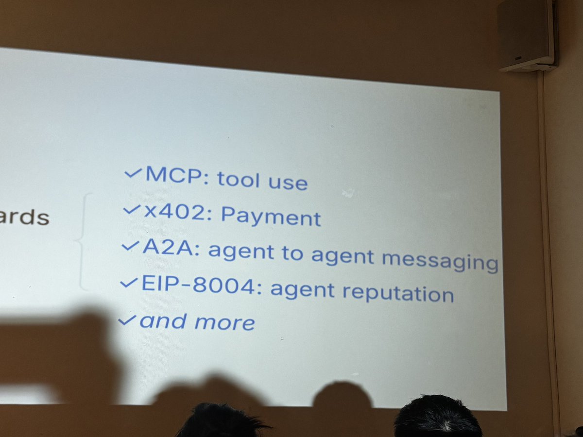 goldenXross tweet media