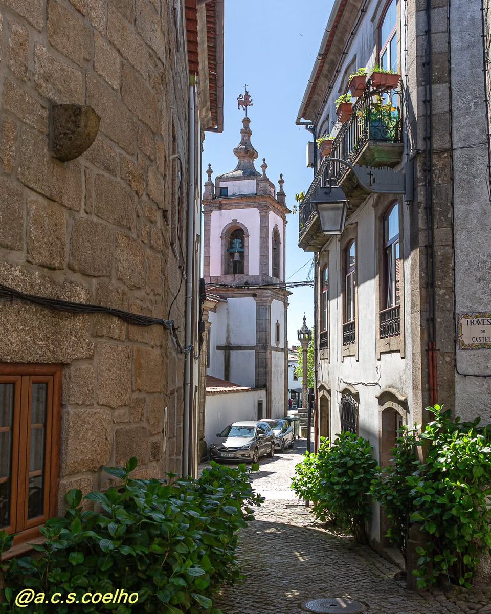 Há recantos que nos convidam a parar.

Na Travessa do Castelo, na Aldeia Histórica de Trancoso, espreitamos a silhueta da Igreja de São Pedro e deixamo-nos envolver pelo silêncio e pela História que aqui se sente a cada passo.

📸 <a href="/a/">Ani</a>.c.s.coelho

#Trancoso #AldeiasHistoricas