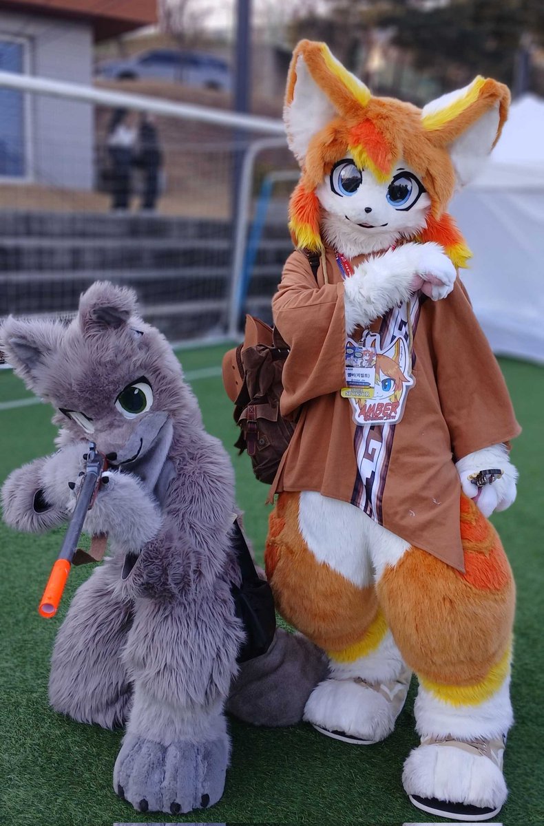 !!

[그때, "바스티" 가 등장했다!]

같이 찍어주신분들
<a href="/BASTTIE_czmz/">BASTTIE (バスティー)</a>
<a href="/Boreum_Rabbit/">보름/Boreum/ポルム ➡️ FurstClass</a>
<a href="/sh_in_nyong/">Shin_Nyong/シンニョン</a>
<a href="/Kkami_fur/">까미🐯</a>
<a href="/Amber_chv/">Amber</a>

(검은 퍼리)
<a href="/krdosan0722/">도산_Vei🔜?</a>