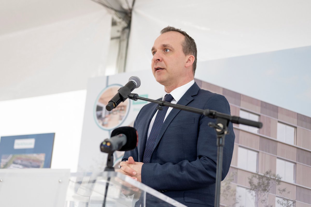 LuxConnect tweet media