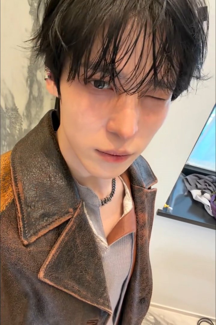 [📷] YUNHO before the Diesel Fall Winter 2026 Women's Collection 

YUNHO AT MILAN FASHION WEEK
#YUNHO #윤호
#Diesel #DieselFW26
<a href="/ATEEZofficial/">ATEEZ(에이티즈)</a> <a href="/DIESEL/">Diesel</a>