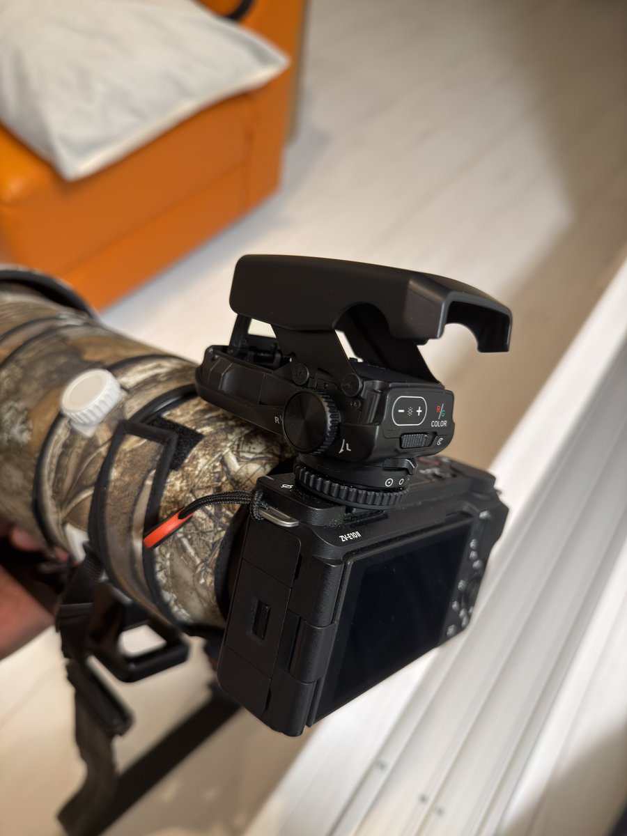 Oga_bird's tweet photo. NikonのDF-M1を購入😊
今までのドットサイトよりゼロインの操作も簡単だしこれは良さげ！
ガタつきも減ったし早く撮りに行きたい！
2枚目が今までのものですが、この六角レンチでゼロインするタイプはフィールドで合わせるのが面倒で…
元は銃用だから工具前提なのは分かるんだけど… https://t.co/3ocZiIf1FC