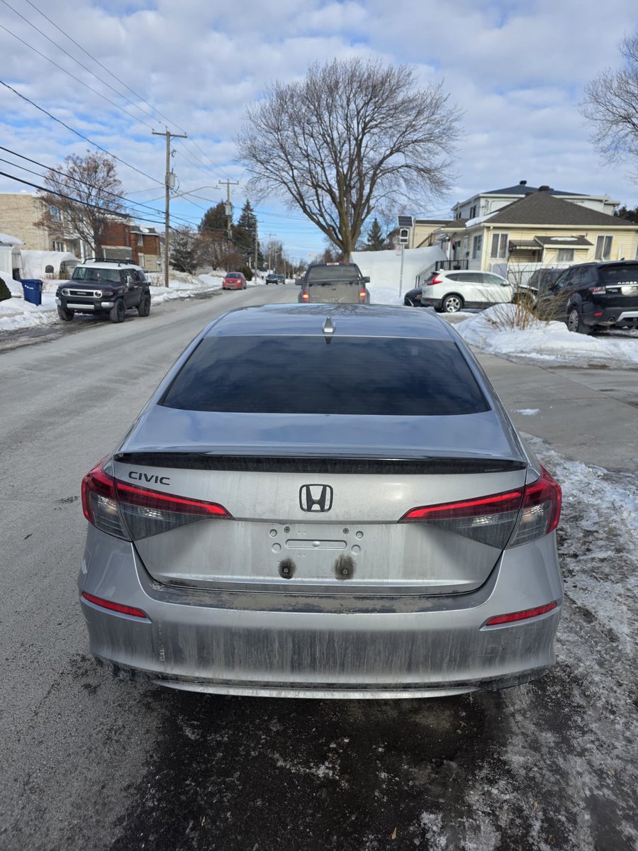 2022 Honda civic Ex
Salvage title 
Runs and drive 
Sunroof 
39k miles 

134k cedis including shipping