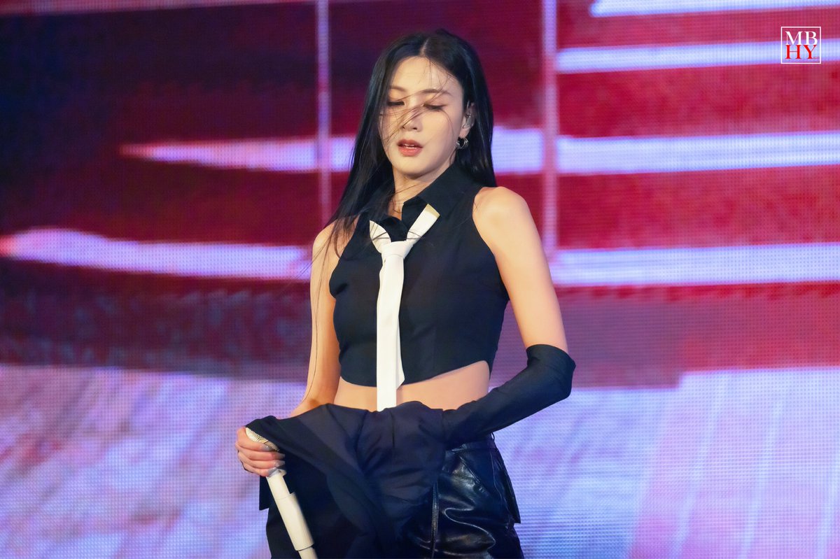 Mostbeautifulhayoung tweet media