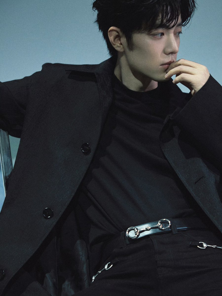 2026/02/24 肖戦工作室微博更新 Gucciの装いでミラノへ✈ 画像18枚公開