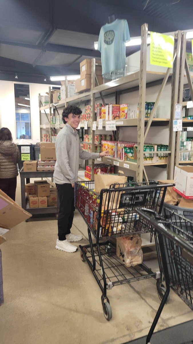 Giving Tree Pantry tweet media