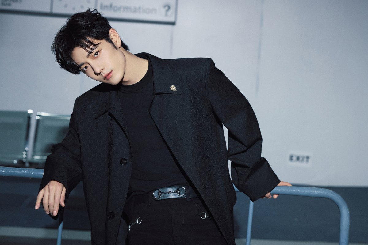 2026/02/24 肖戦工作室微博更新 Gucciの装いでミラノへ✈ 画像18枚公開