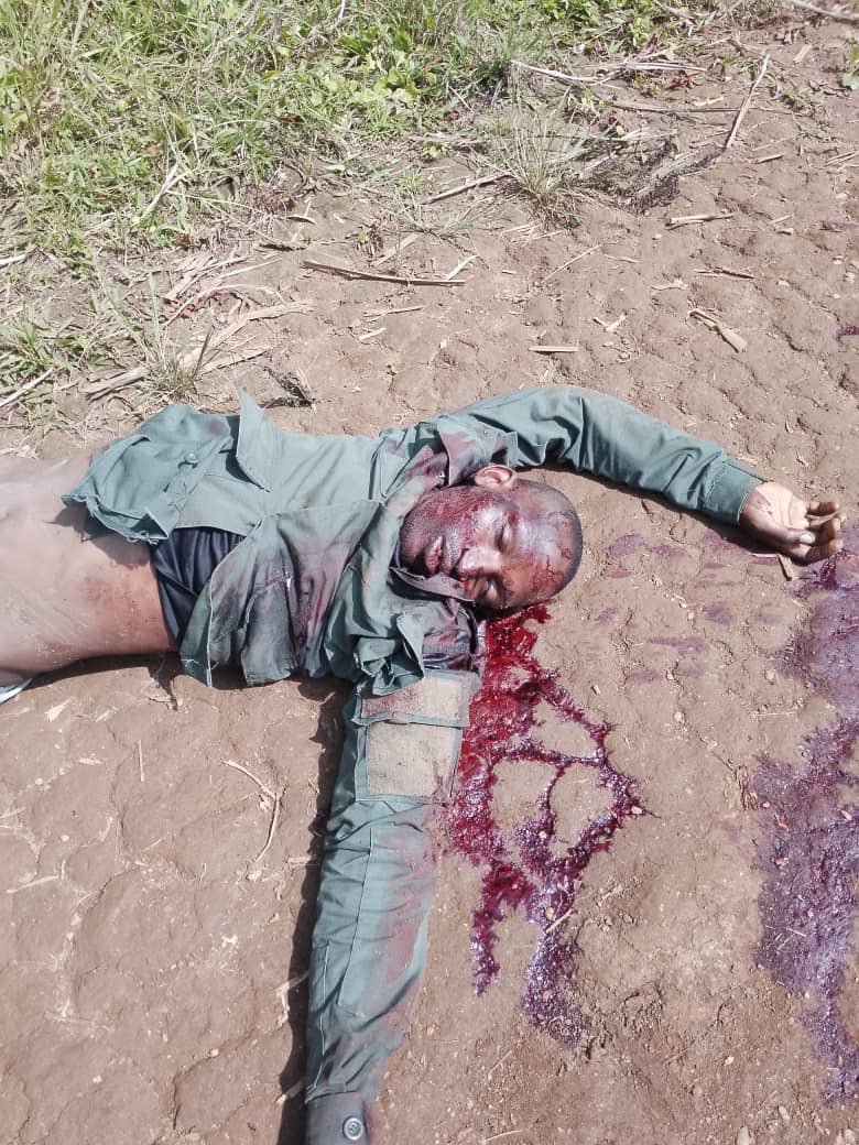 DadanSauveur's tweet photo. 1) La frappe chirurgicale qui a éliminé Willy Ngoma a aussi éliminé le colonel Mukiza https://t.co/ro7FfwQp52