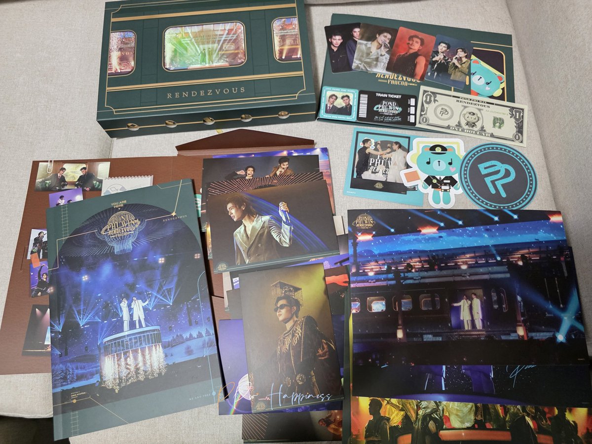 ดีมาก แพ็คเก็จสวยมาก คุ้มค่ากับที่รอคอย
เริ่ดเลยล่ะ

#PondPhuwinFancon
#ppnaravit 
#phuwintang
#ปอนด์ภูวินทร์