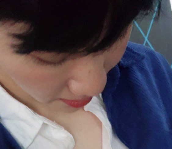 อยากเห็นมุมนี้อีกต้องทำไงอ่า...หยิ่นถ่ายยัยนี่มุมนี้ให้ดูหน่อยดิ มานน่ารักอ่าา แก้มอ้วมมากกก🥺