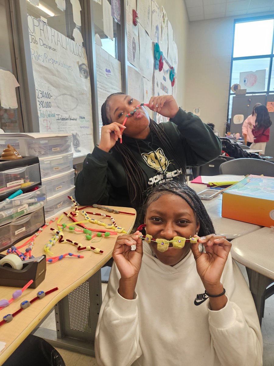 Workforce_JMCSS's tweet photo. Health science students are learning about different job roles in the therapeutic career clusters (physical therapy, occupational therapy, orthodontist, or nurse practitioner) &amp; using therapeutic communication to make it happen! @JCM_ECH @JCMCougars #TechLife https://t.co/qLdopFyboT