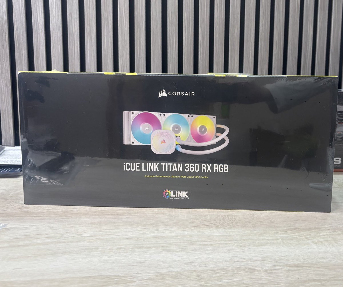 📢恒例プレゼント企画⁉️
ちょっと忘れてた！！
新しいグラボ買ったならやるしかない！
FF15ベンチマークスコアチャレンジ！
予想したベンチマークスコアの数値が最も近い方には！

OMNIWHITE
えくすとり〜むぐりす すとろべり〜えでぃしょん
をそれぞれ1個ずつプレゼント！！