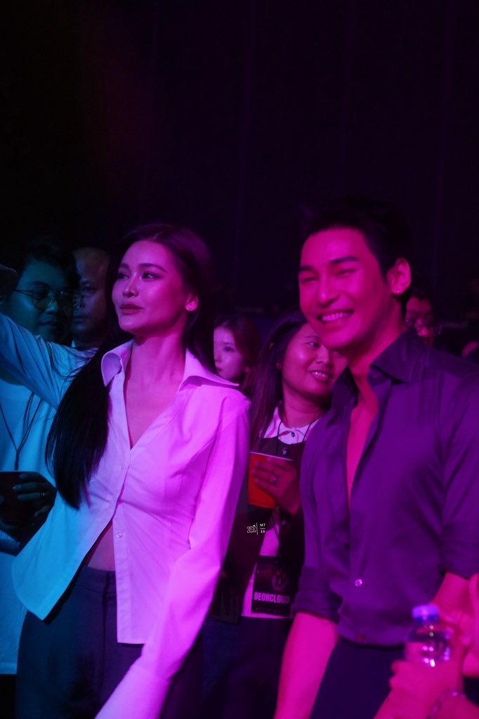 26 ได้ยางงง

ENGFA GALA THE STAIN
#ราคีGALA #ราคีTHESTAIN 
#อิงฟ้ามหาชน #EngfaWaraha <a href="/EWaraha/">Engfa Waraha (ตัวจริง)</a>