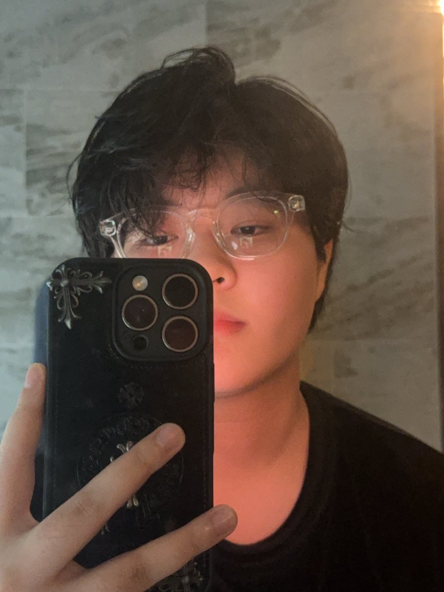 leeratatouille's tweet image. Should i cut my hair like this again or #Nah