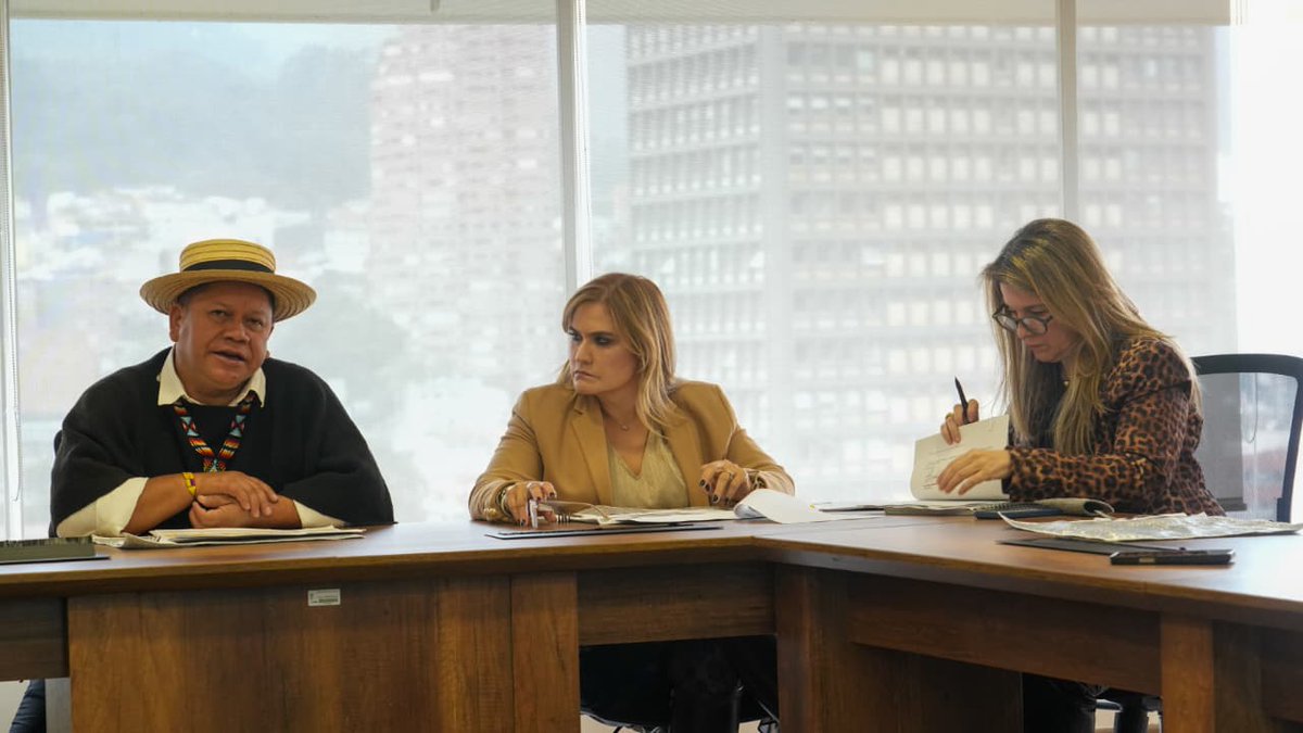 URestitucion's tweet photo. 🫱🏼‍🫲🏽Desde la #URT en articulación con la magistrada Claudia Expósito del @judicaturacsj, iniciamos un espacio de diálogo🗣️ con los juzgados especializados y étnicos para evaluar avances en cada región y fortalecer la etapa de posfallo, y así, garantizar la restitución, avanzar en la reconciliación y consolidar la reparación integral a las víctimas.