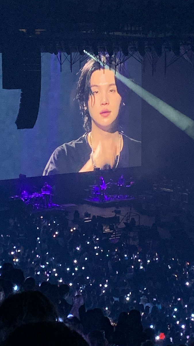 ‧₊ ♪˚⊹MJ ‧₊ ♪˚⊹ IS SEEING BTS + FUCK TAMPA tweet media