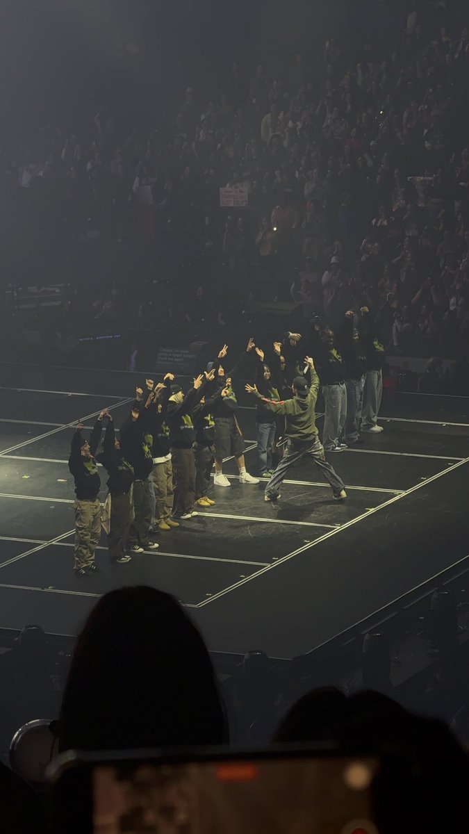 ‧₊ ♪˚⊹MJ ‧₊ ♪˚⊹ IS SEEING BTS + FUCK TAMPA tweet media