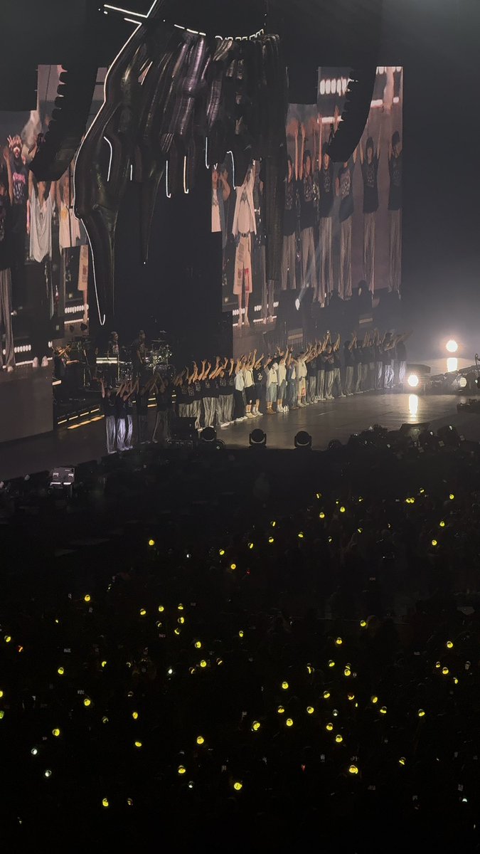 ‧₊ ♪˚⊹MJ ‧₊ ♪˚⊹ IS SEEING BTS + FUCK TAMPA tweet media