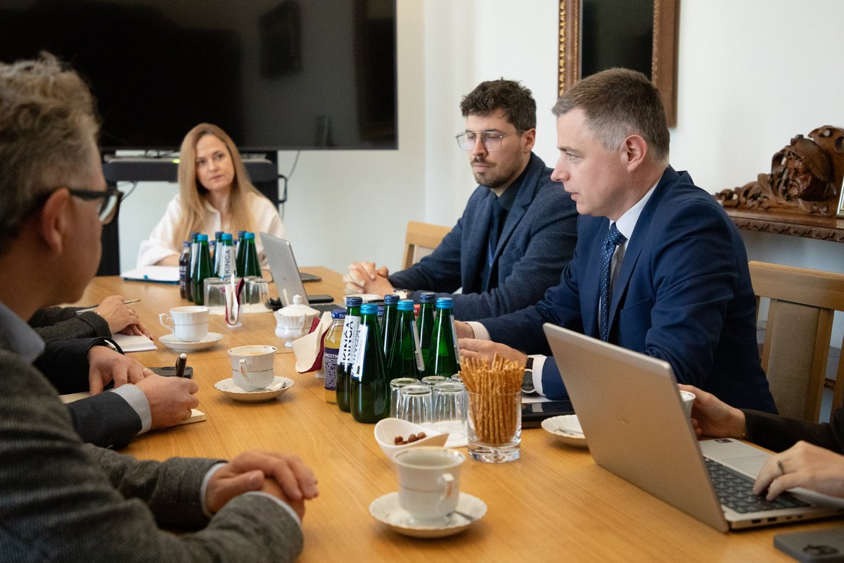 MZ_GOV_PL's tweet image. Prawo w ochronie zdrowia psychicznego musi być wykonalne
20.02 w @MinisterstwoZdrowia spotkanie ws. nowelizacji ustawy o ochronie zdrowia psychicznego. #Wiceminister Zdrowia, #Katarzyna Kęcka + eksperci + Biuro #RPO.

Tematy:
⚫ przymus bezpośredni
⚫ bezpieczeństwo pacjenta
⚫