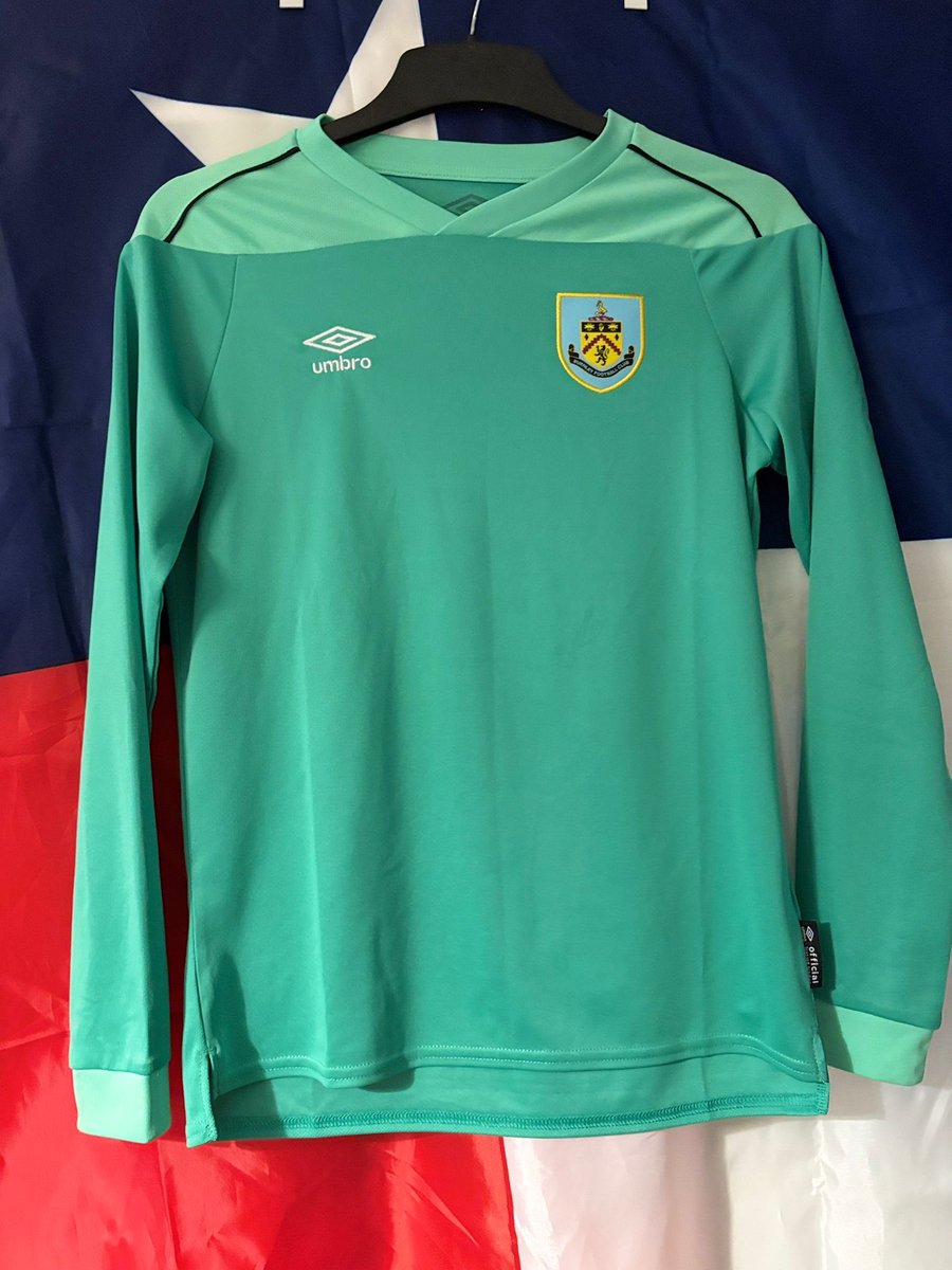 totemgrails's tweet photo. #burnley #premierleague #umbro #uk #usa #jersey #football #soccer #goalkeeper #championship #efl #epl https://t.co/kHGCLpAcE0