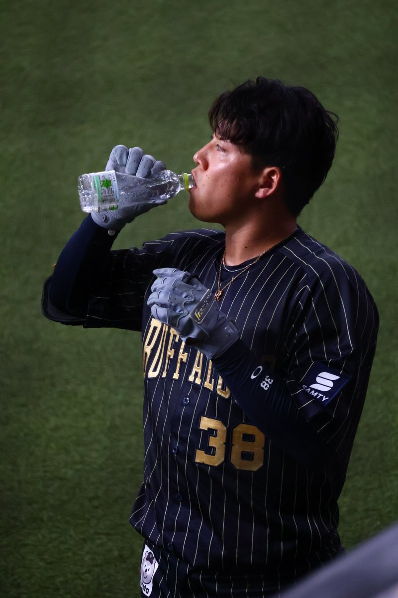 ashk716b's tweet photo. Bs2025 ベスト4ショット
#茶野篤政
#来田涼斗
#太田椋 https://t.co/yKyTVLQeli