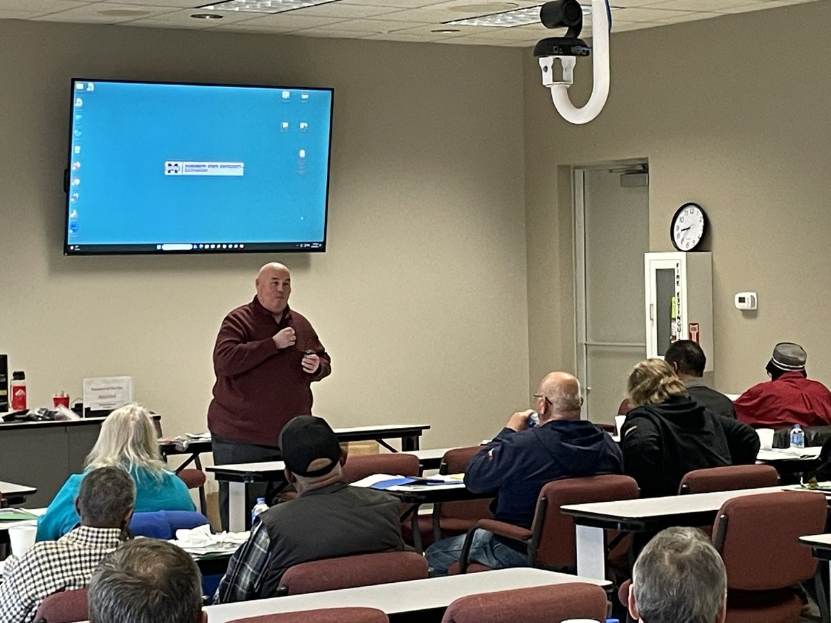 MSUPlantMan's tweet photo. Great crowd at the MS Vegetable Short Course in Verona. @MSUExtService https://t.co/I7FbFigU58