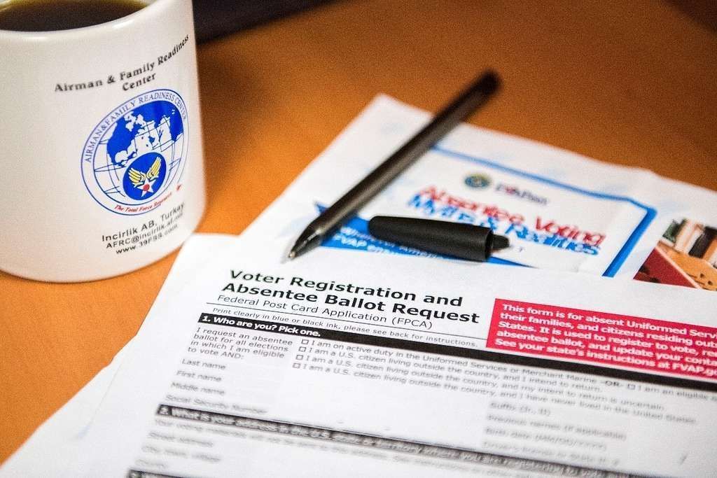 PNS_News's tweet image. #2026Talks for February 24 with @RadioPacifica: Trump slams mail-in voting, as the Senate considers restricting it. #Minnesota #clergy sue to access detention centers and #LGBTQ Idahoans face slew of discrimination bills.  📻 🎤 buff.ly/a0sDEKi 
#Politics