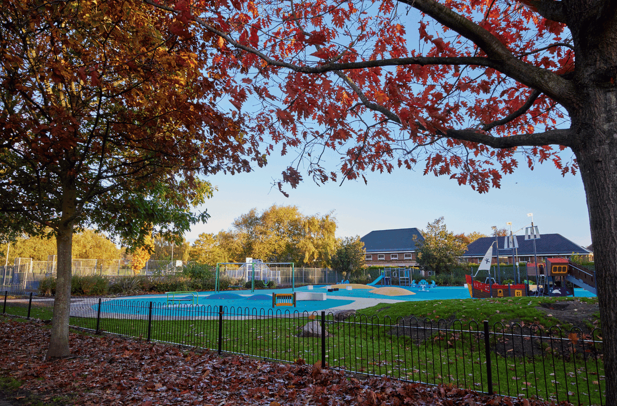 WalsallCouncil's tweet photo. #Leamore Park was given a fantastic makeover last year thanks to investment from the Bloxwich Town Deal - helping create a cleaner, safer, and more welcoming green space for local families to enjoy! 🌳🛝
Have you been to see the improvements yet? 👀 https://t.co/6ekEf2Ol7q