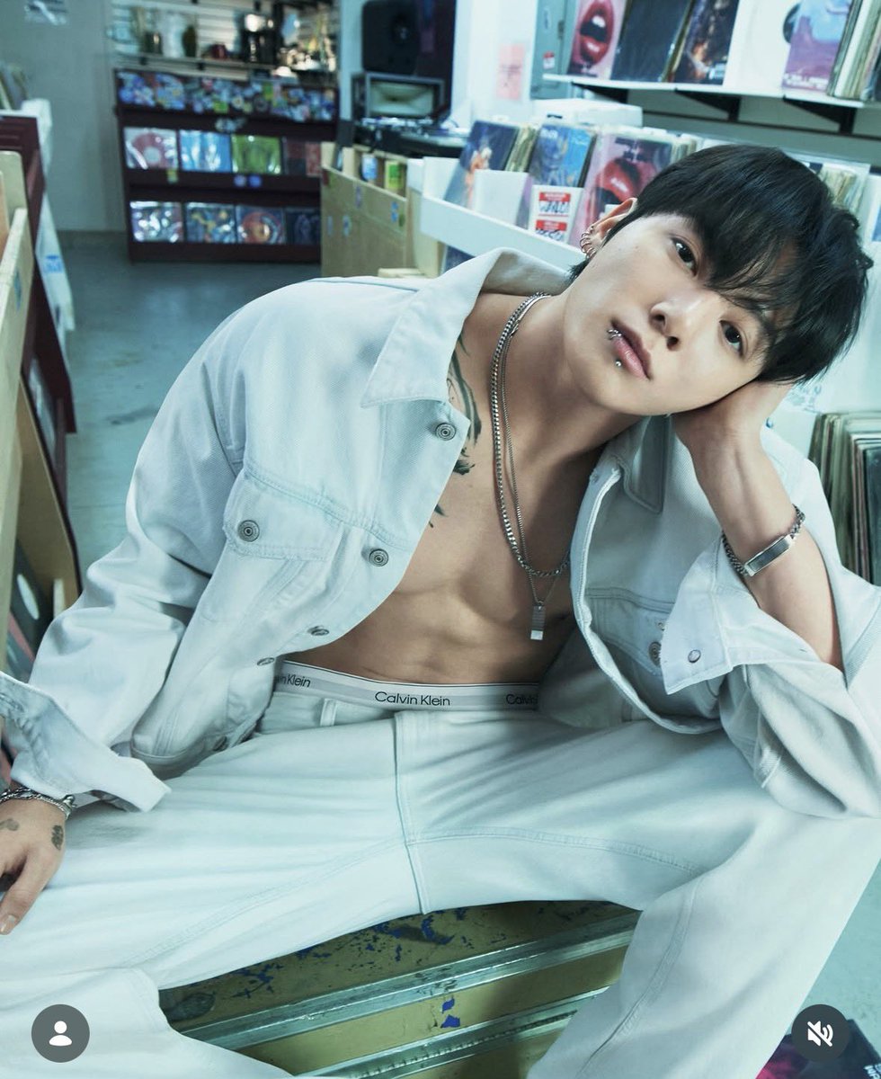 Vogue Hong Kong Instagram✨ BTSのジョングクが、カルバン・クライン